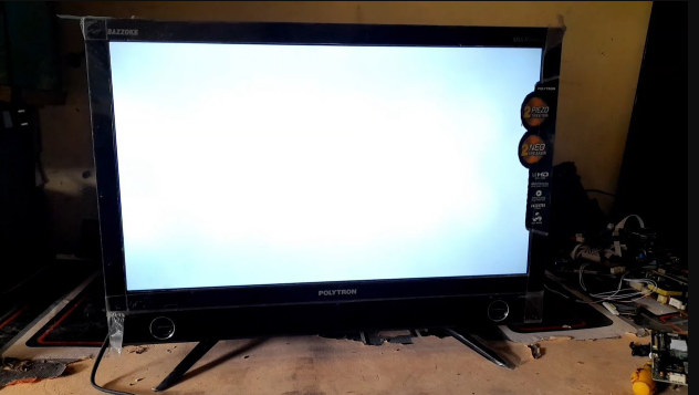 TV LED Polytron Layar Blank Putih
