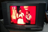 Cara Memperbaiki TV Warna Merah Hilang