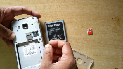 Cara Memasang Kartu SIM di HP Samsung J2 Prime
