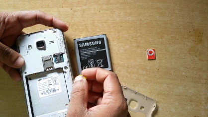 Cara Memasang SIM Card Samsung J2 Pro