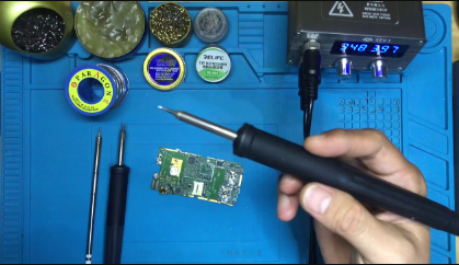 Cara Membersihkan Mata Solder
