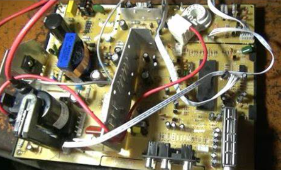 Penyebab Driver Amplifier Suaranya Serak